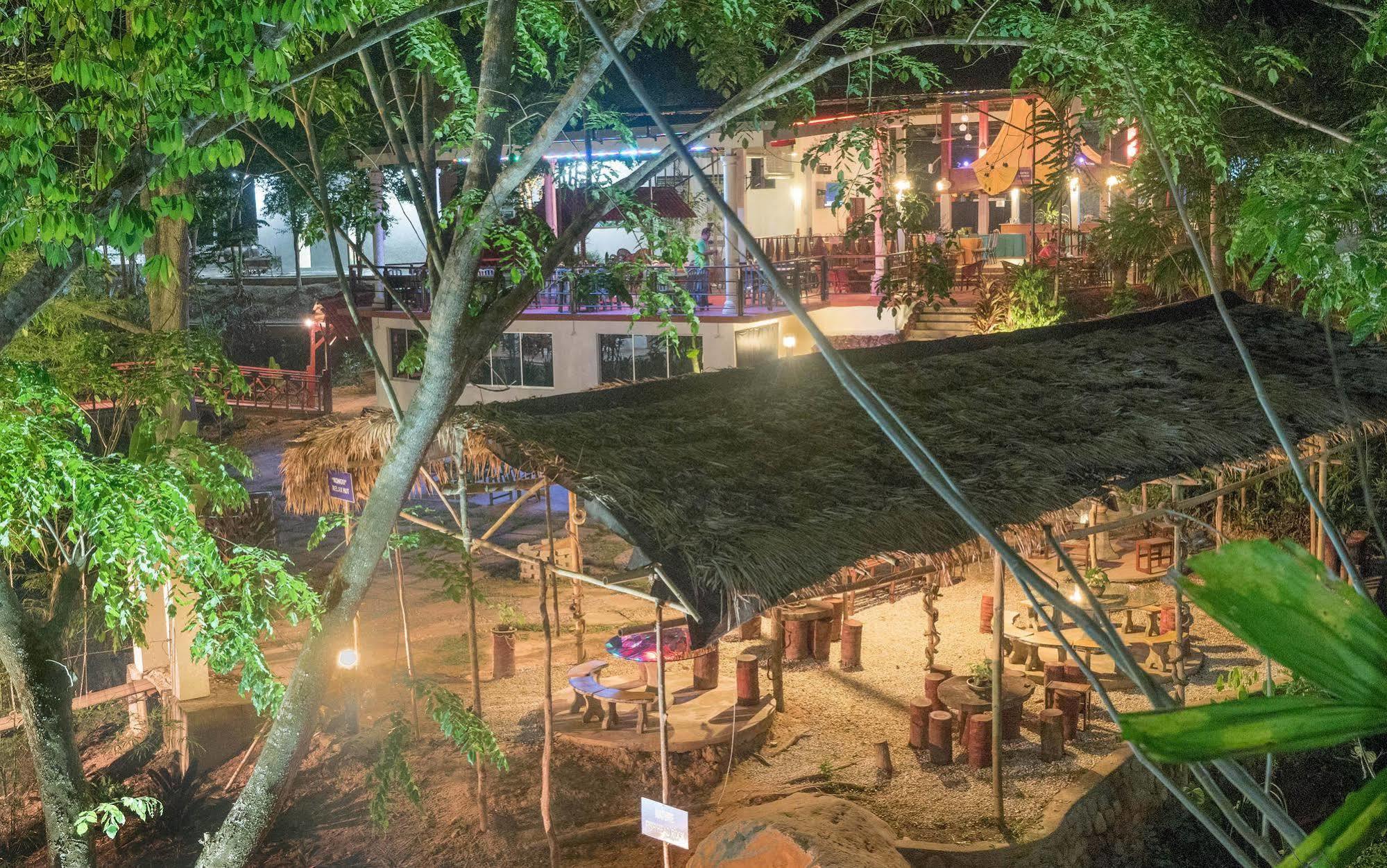 Han Rainforest Resort Kuala Tahan Buitenkant foto